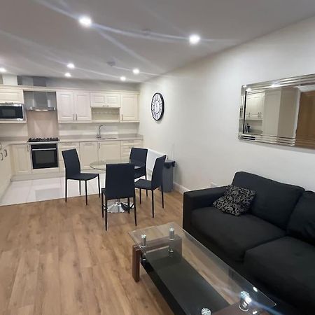 City Beach Gem 5 Adult Spaces Plus Child Dublin Exterior foto